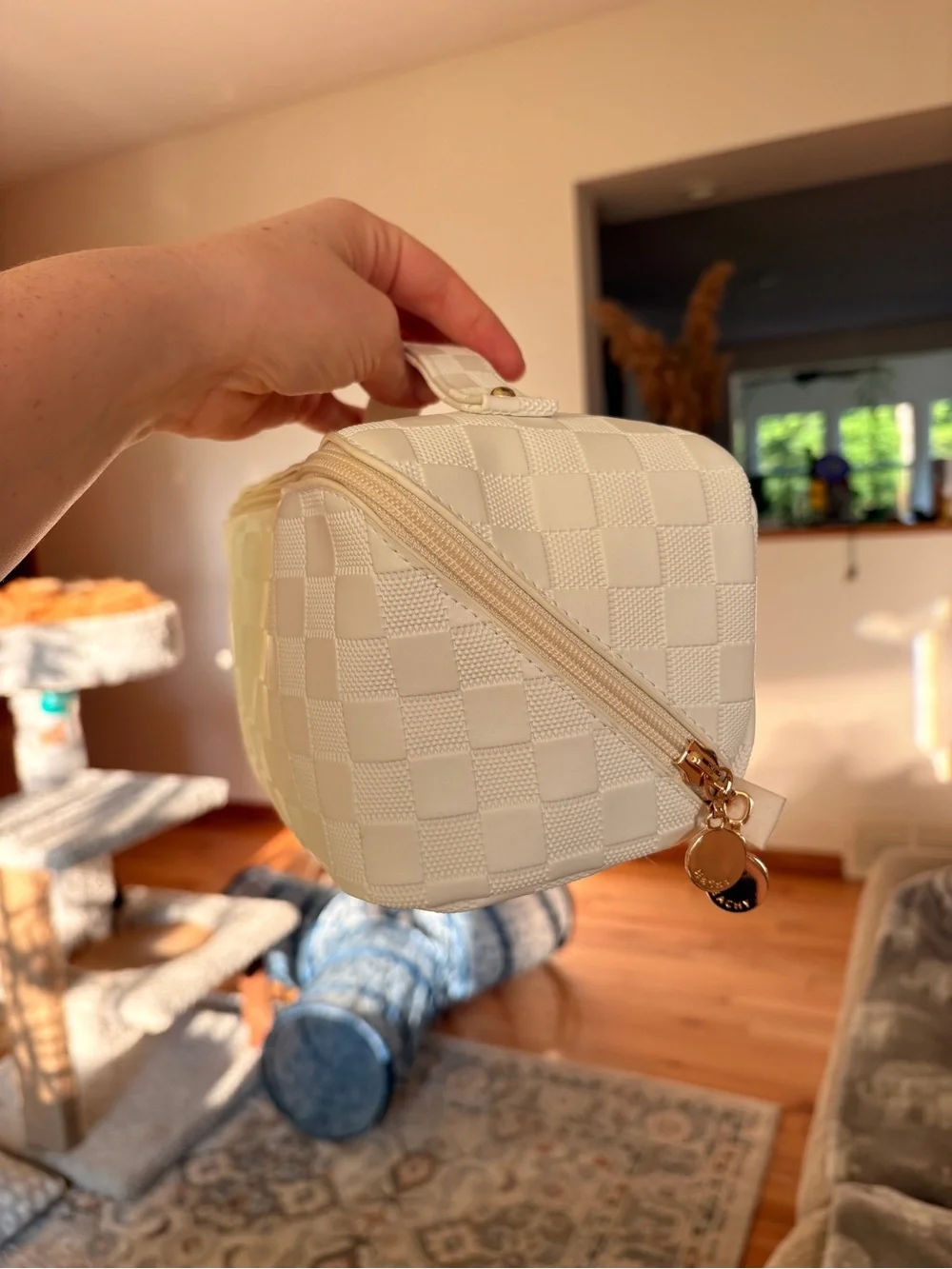 Makeup Bag, Waterproof PU Leather, Flat Open, Toiletry Bag, White Checkered